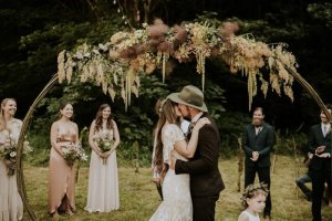 gorgeous driftwood arch, outdoor wedding